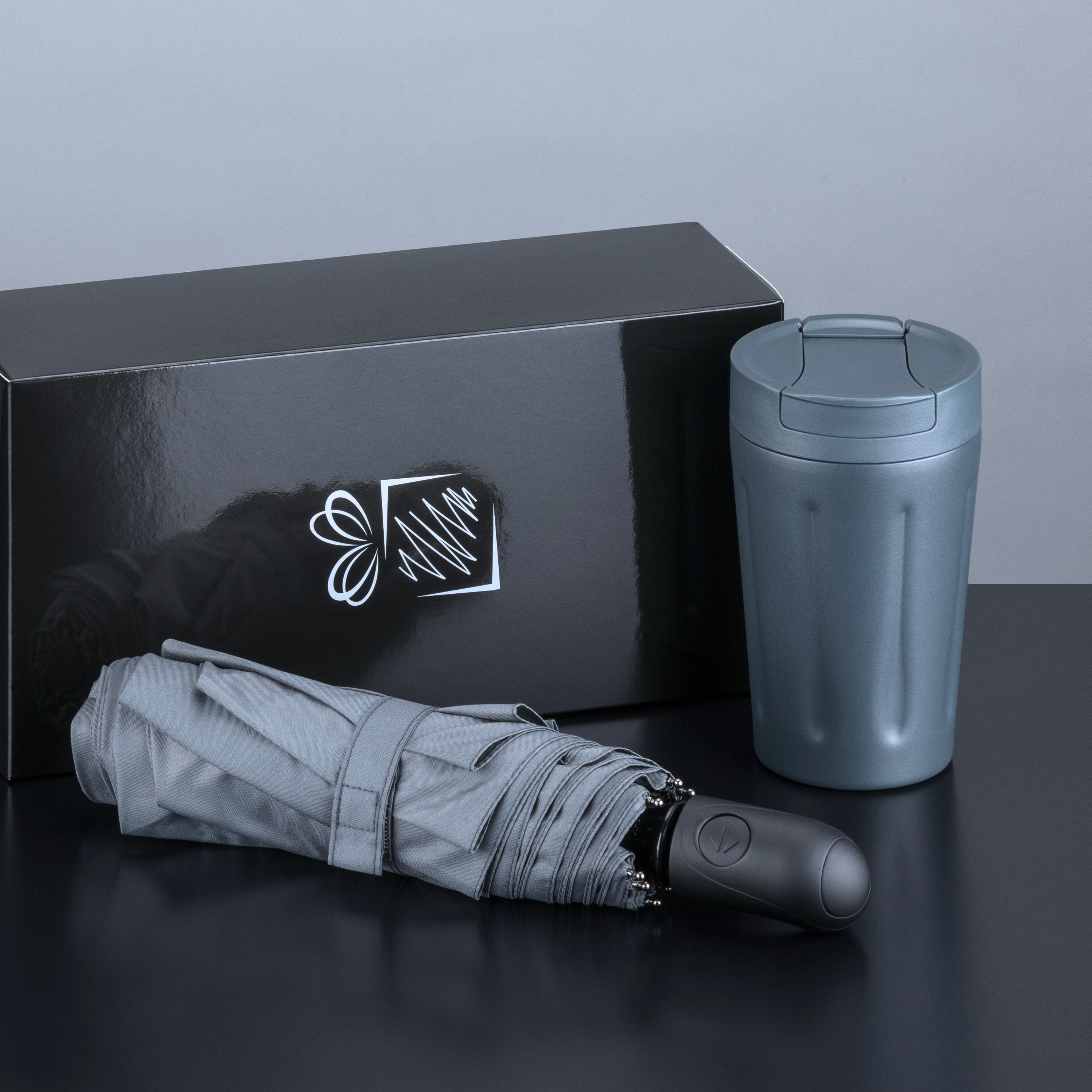 DAILY SET: SCANDIC MUG AND CAMBRIDGE UMBRELLA