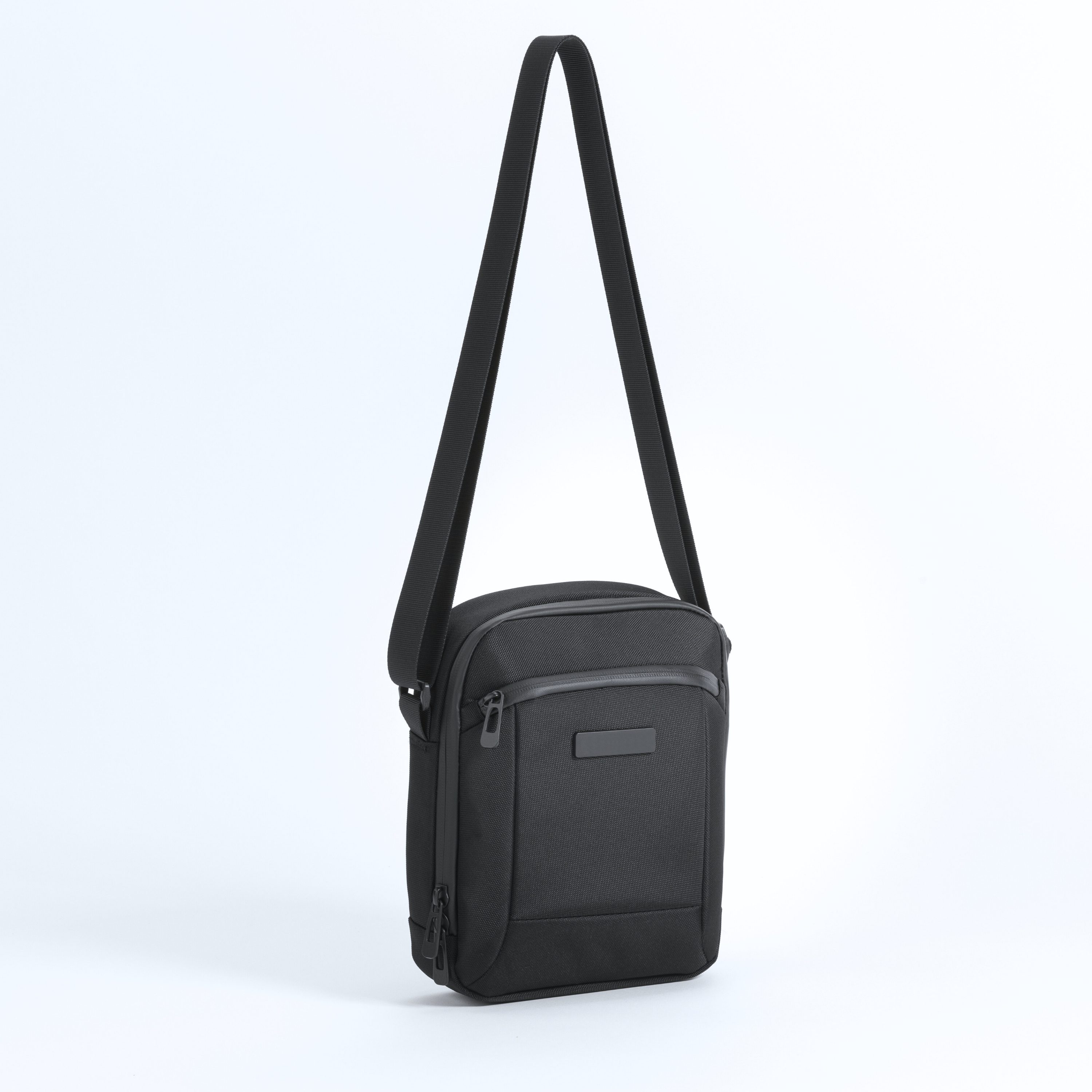 Bizz Pro compact shoulder bag